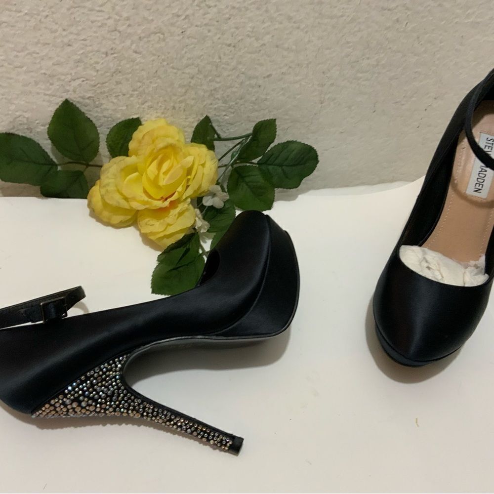𝗦𝗧𝗘𝗩𝗘 𝗠𝗔𝗗𝗗𝗘𝗡 𝗚𝗟𝗜𝗧𝗭𝗬 𝗣𝗟𝗔𝗧𝗙𝗢𝗥𝗠 𝗛𝗘𝗘𝗟𝗦 SIZE 7.5 M - Picture 10 of 12